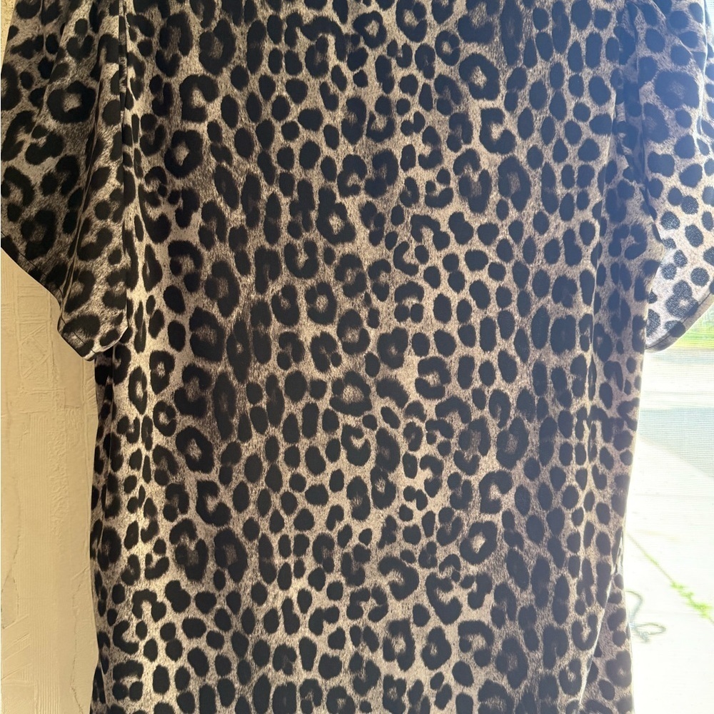 Michael Kors Grey and Black Boxy Short Sleeve Blouse - Picture 3 of 4